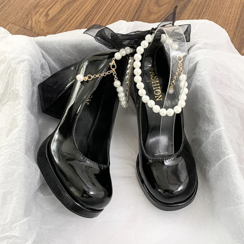 Luksusowe damskie buty na wyso – Bow Stringer Tool recenzja i cena
